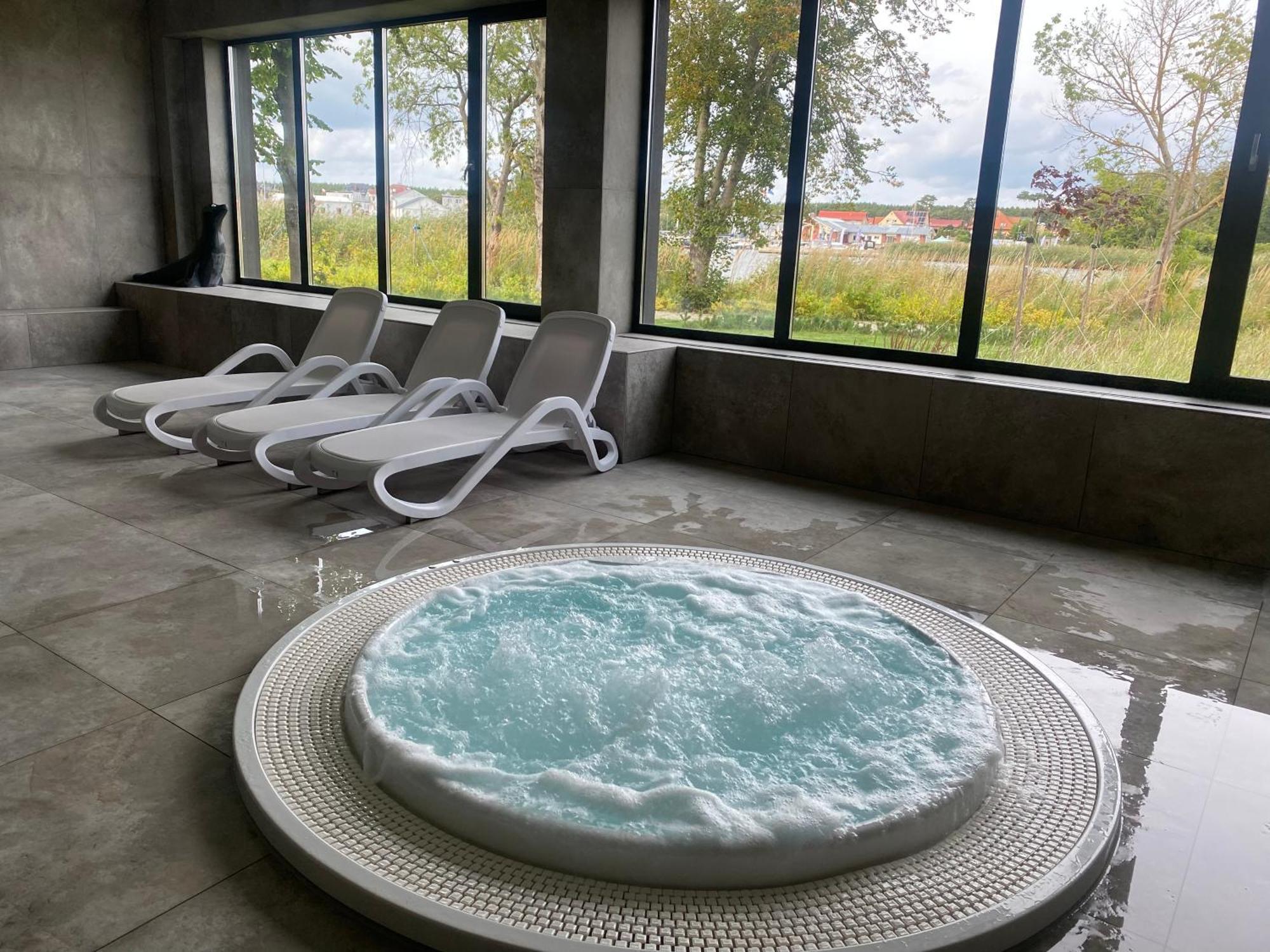 Red Bridge Resort - Apartament & Spa Dziwnów Exteriör bild